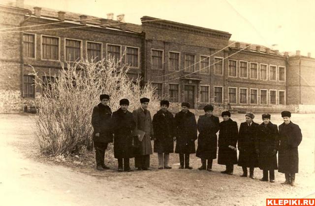 У школы 1968 г.